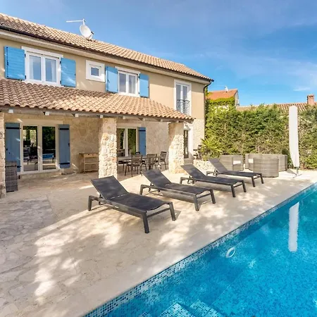 Vila Romantic With A Large Pool Surrounded By Greenery - By Traveler Tourist Agency Krk Id 2150