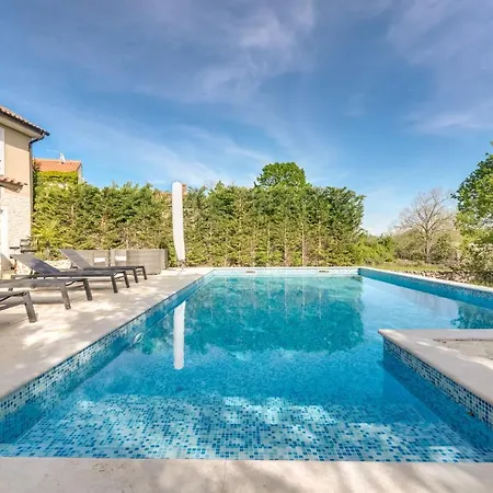Vila Romantic With A Large Pool Surrounded By Greenery - By Traveler Tourist Agency Krk Id 2150 Garica