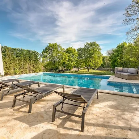 Romantic With A Large Pool Surrounded By Greenery - By Traveler Tourist Agency Krk Id 2150 Garica