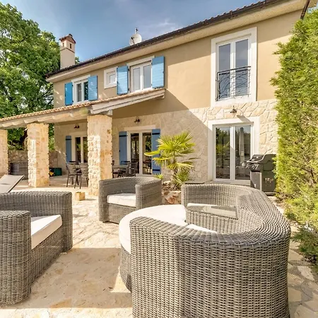 Villa Romantic With A Large Pool Surrounded By Greenery - By Traveler Tourist Agency Krk Id 2150 *