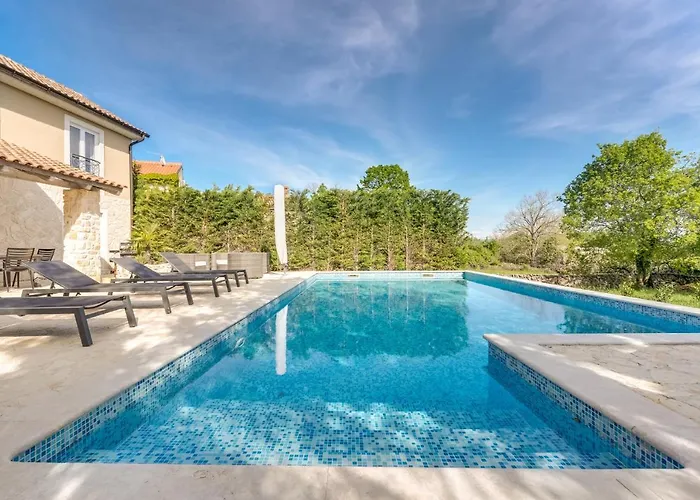 ヴィラ Romantic With A Large Pool Surrounded By Greenery - By Traveler Tourist Agency Krk Id 2150 Garica