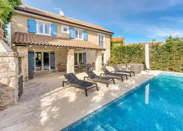 ヴィラ Romantic With A Large Pool Surrounded By Greenery - By Traveler Tourist Agency Krk Id 2150